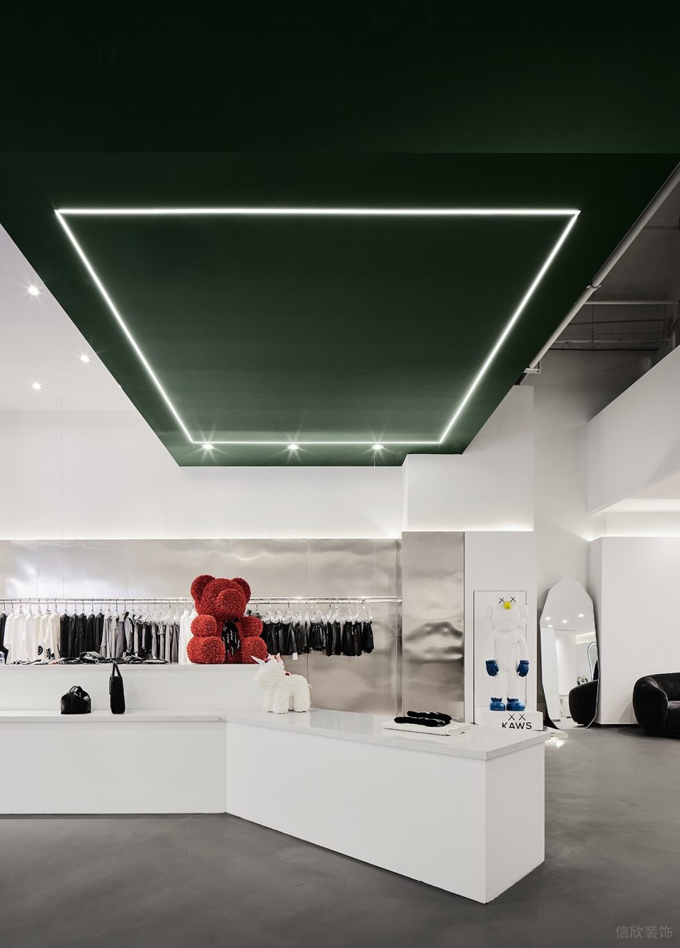 深圳市南山區(qū)南頭現(xiàn)代風(fēng)rain & Snow.hby買手店裝修設(shè)計綠色燈光吊頂 深圳市南山區(qū)南頭現(xiàn)代風(fēng)rain & Snow.hby買手店裝修設(shè)計綠色燈光吊頂