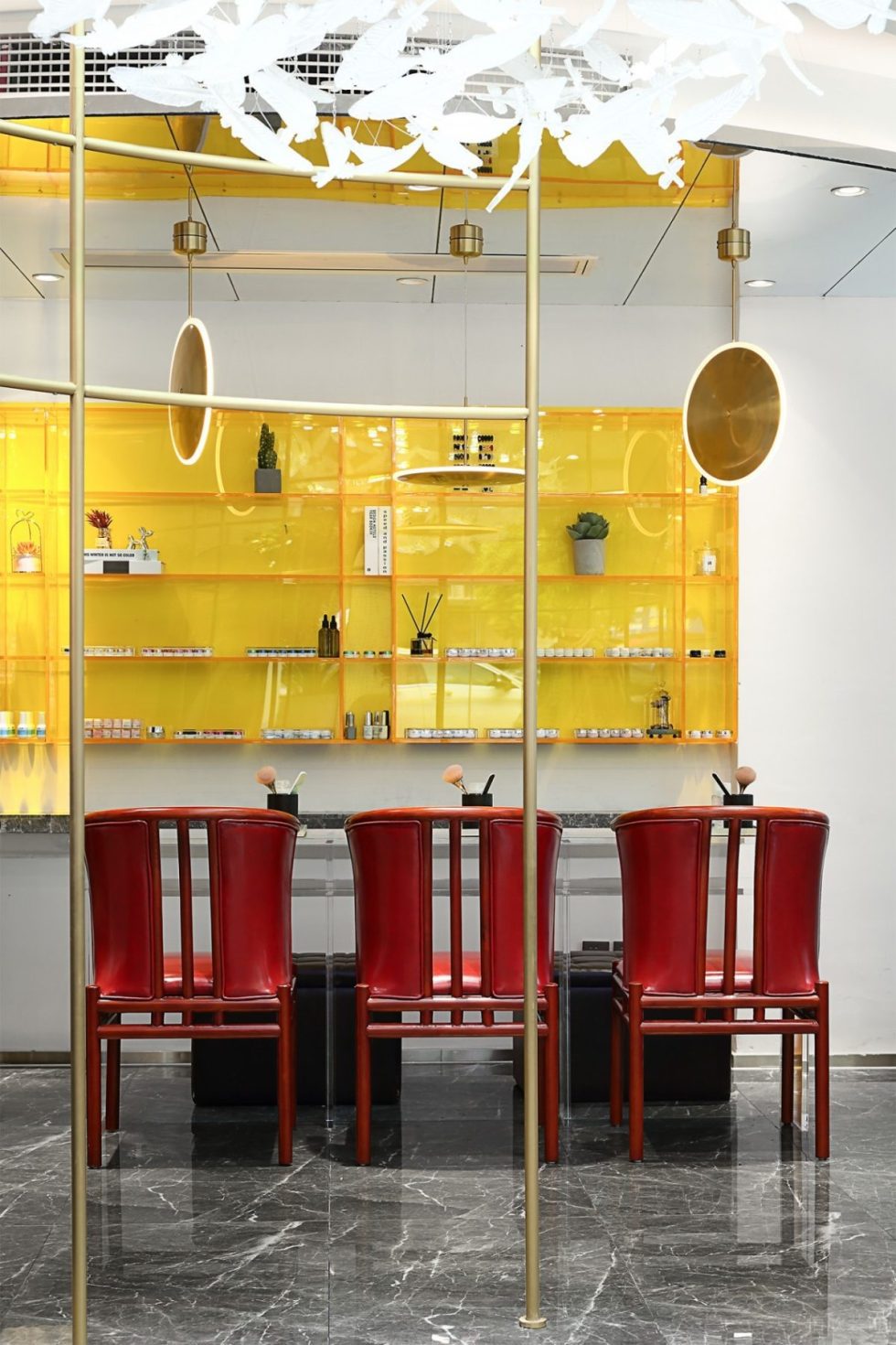 深圳市南山區(qū)南油現(xiàn)代風(fēng)服裝店裝修設(shè)計(jì)美甲區(qū) 深圳市南山區(qū)南油現(xiàn)代風(fēng)服裝店裝修設(shè)計(jì)美甲區(qū)