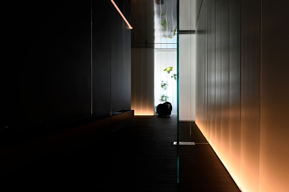 大沖商務(wù)中心科技園辦公室深色過(guò)道 大沖商務(wù)中心科技園辦公室深色過(guò)道