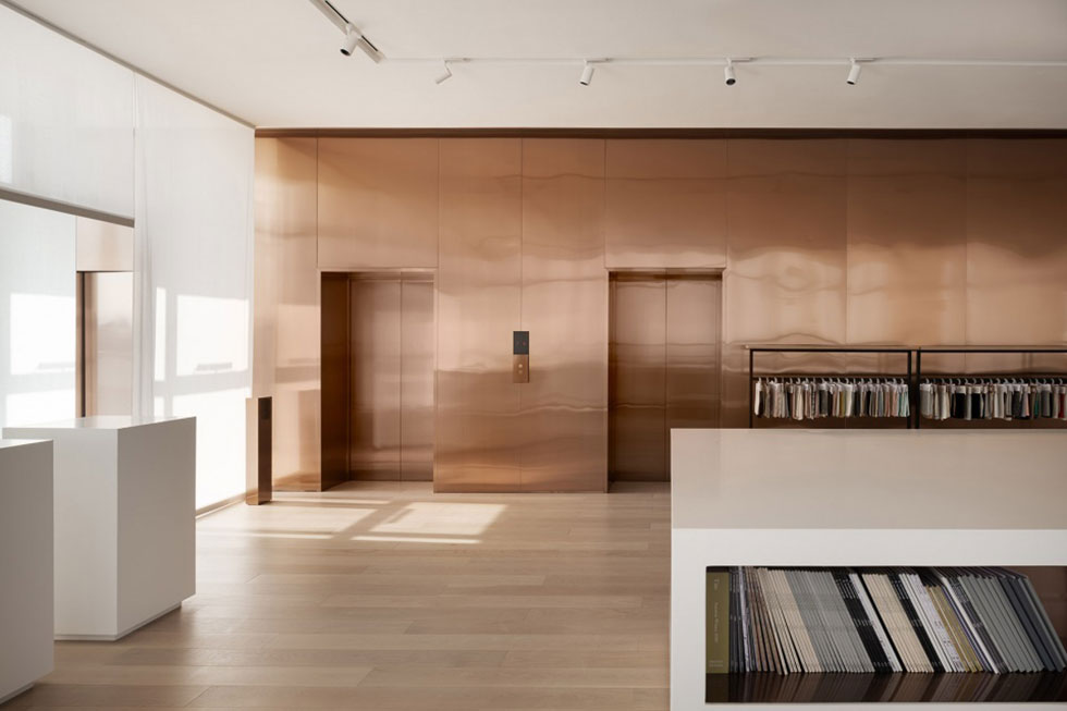 深圳南山東方科技大廈600平方米極簡(jiǎn)現(xiàn)代風(fēng)辦公室裝修案例電梯廳