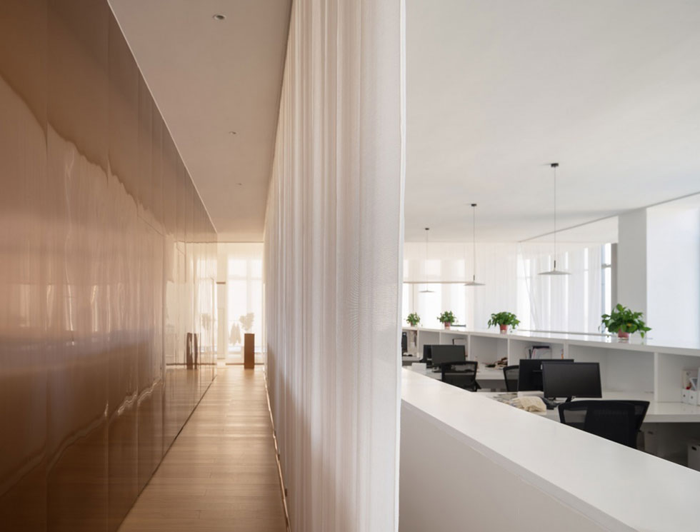 深圳南山東方科技大廈600平方米極簡(jiǎn)現(xiàn)代風(fēng)辦公室裝修案例辦公區(qū)