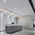 深圳龍華壹成環(huán)智中心1500平方米現代簡約風格辦公室裝修案例前臺接待區(qū)效果圖