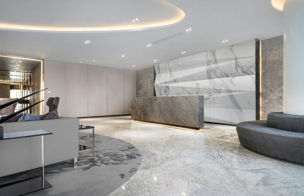 深圳南山振業國際商務中心800平方米現代輕奢風辦公室裝修案例大堂前臺接待區 深圳南山振業國際商務中心800平方米現代輕奢風辦公室裝修案例大堂前臺接待區