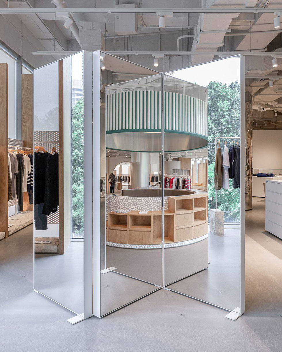 深圳市寶安區沙井現代風艾派零售店裝修設計折疊型試衣鏡 深圳市寶安區沙井現代風艾派零售店裝修設計折疊型試衣鏡