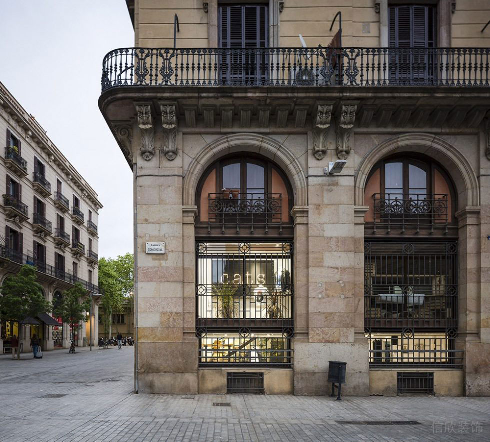 工業(yè)風(fēng)服裝店裝修外觀鐵藝窗戶設(shè)計 工業(yè)風(fēng)服裝店裝修外觀鐵藝窗戶設(shè)計