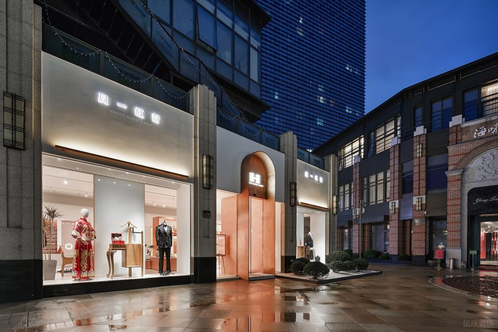 深圳市寶安區(qū)西鄉(xiāng)現(xiàn)代風(fēng)品牌胤一紅幫服裝店門面招牌logo裝修設(shè)計(jì)效果圖 深圳市寶安區(qū)西鄉(xiāng)現(xiàn)代風(fēng)品牌胤一紅幫服裝店門面招牌logo裝修設(shè)計(jì)效果圖