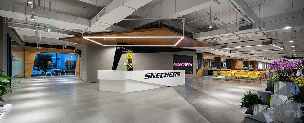 深圳龍崗聯(lián)匯中心1500平方米現(xiàn)代工業(yè)風辦公空間裝修設計案例大堂效果圖