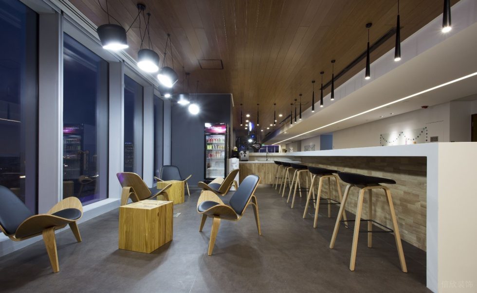 深圳龍華融創(chuàng)智匯大廈2600平方米簡約主義時尚風辦公室裝修案例休閑廳木質(zhì)單人沙發(fā)組合 深圳龍華融創(chuàng)智匯大廈2600平方米簡約主義時尚風辦公室裝修案例休閑廳木質(zhì)單人沙發(fā)組合