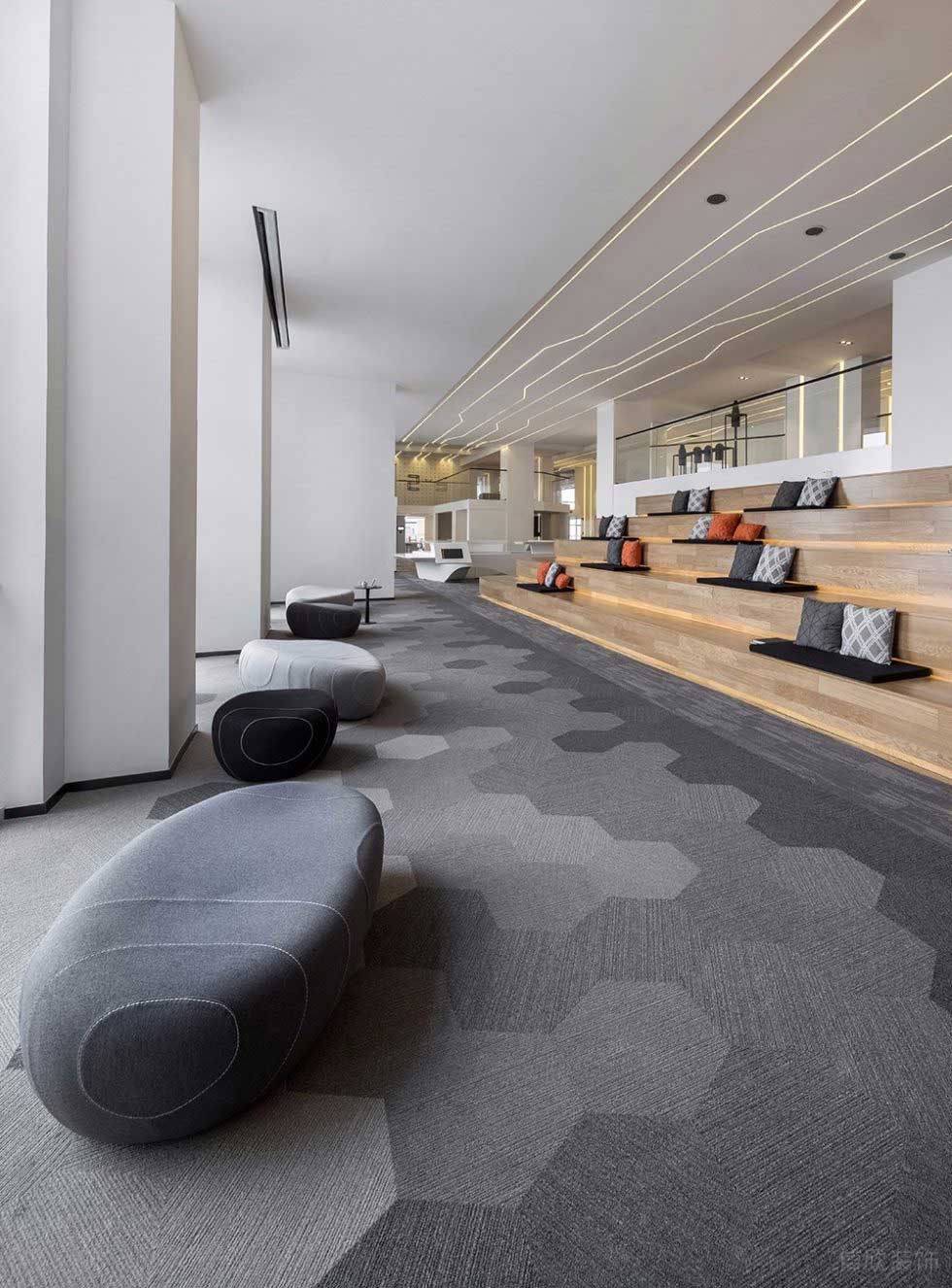 深圳南山海翔廣場1500平方米簡約科技風(fēng)辦公室裝修案例階梯式休閑廳地面鋪貼 深圳南山海翔廣場1500平方米簡約科技風(fēng)辦公室裝修案例階梯式休閑廳地面鋪貼