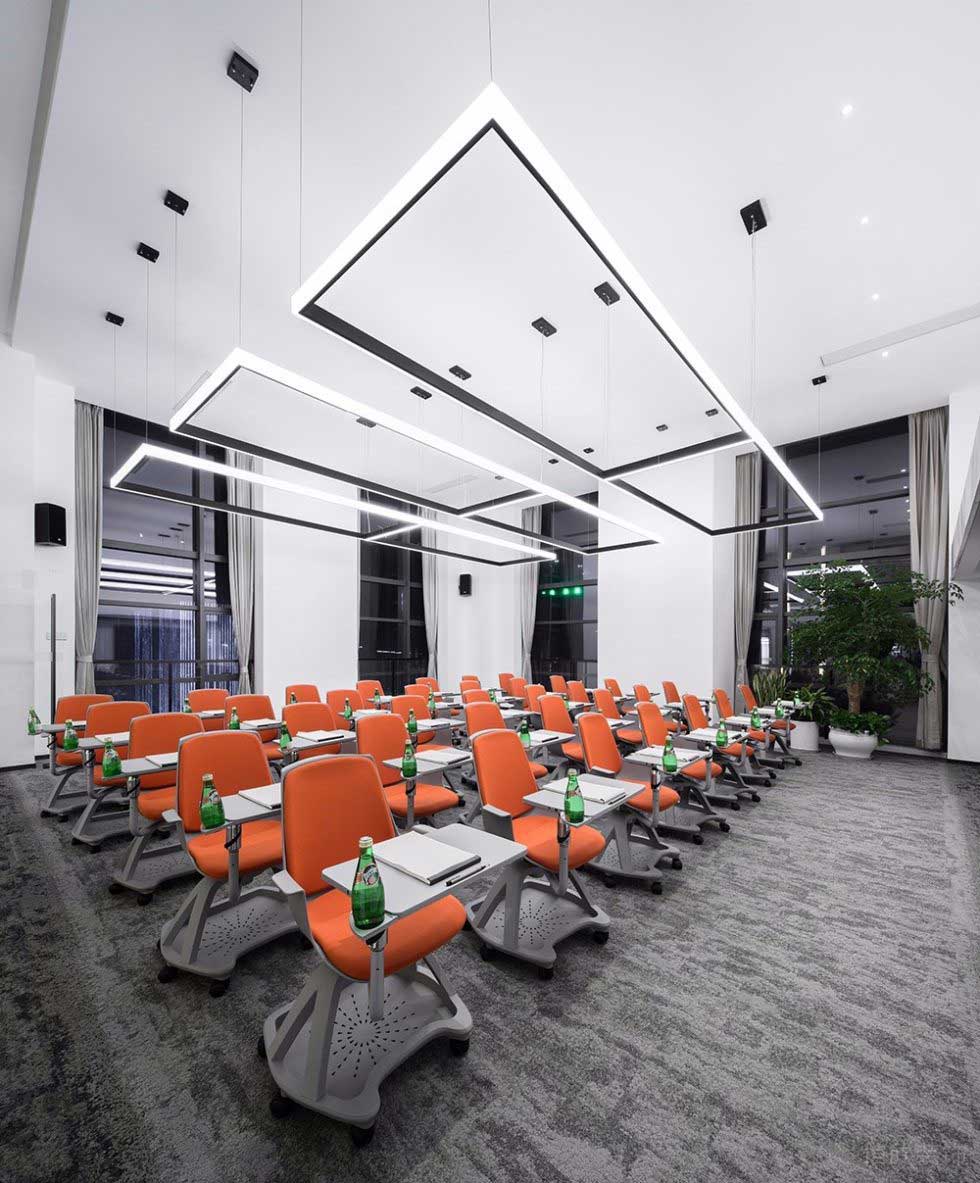 深圳南山海翔廣場1500平方米簡約科技風(fēng)辦公室裝修案例培訓(xùn)室 深圳南山海翔廣場1500平方米簡約科技風(fēng)辦公室裝修案例培訓(xùn)室