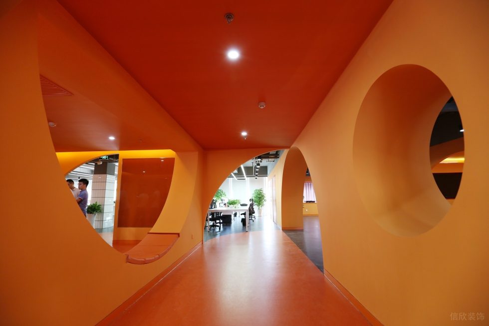 深圳南山凱達(dá)爾集團(tuán)中心大廈2800平方米工業(yè)主義科幻風(fēng)辦公室裝修案例藝術(shù)走廊 深圳南山凱達(dá)爾集團(tuán)中心大廈2800平方米工業(yè)主義科幻風(fēng)辦公室裝修案例藝術(shù)走廊