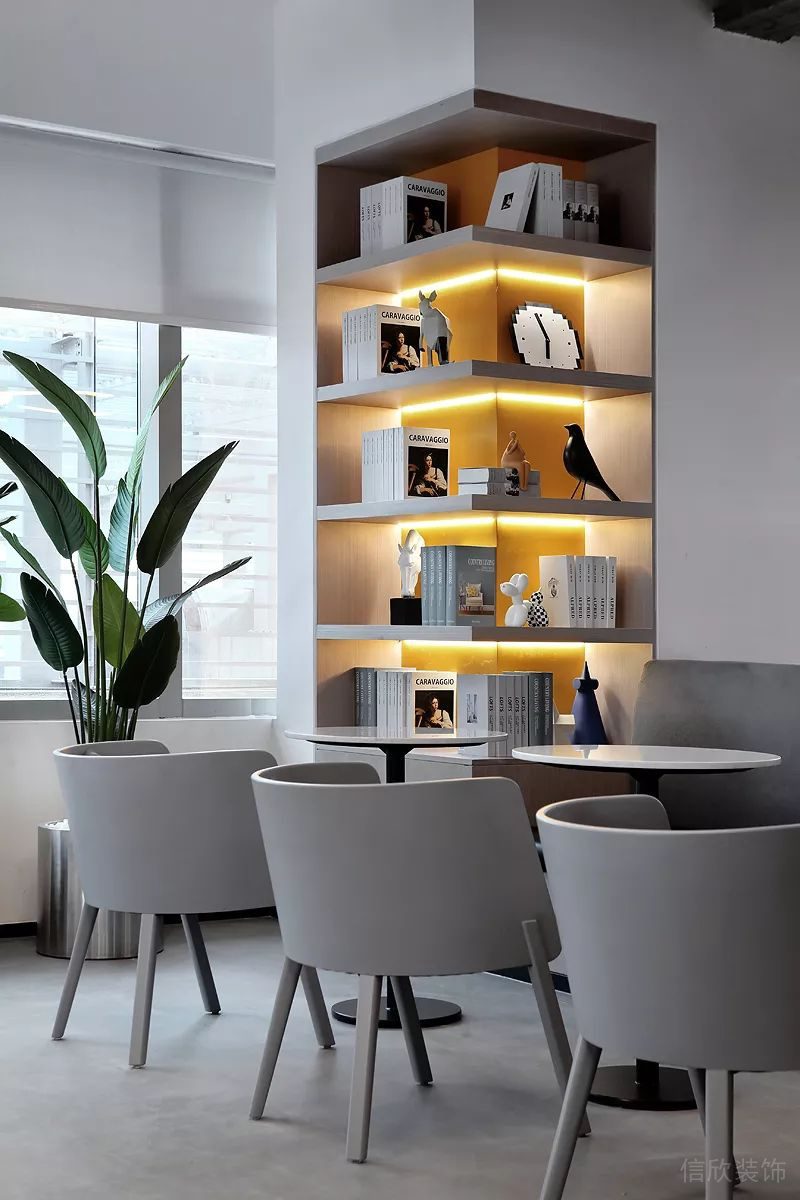 深圳南山天瓏大廈3000平方米簡約主義自然風辦公室裝修案例大堂接待廳內嵌式藏光裝飾柜 深圳南山天瓏大廈3000平方米簡約主義自然風辦公室裝修案例大堂接待廳內嵌式藏光裝飾柜