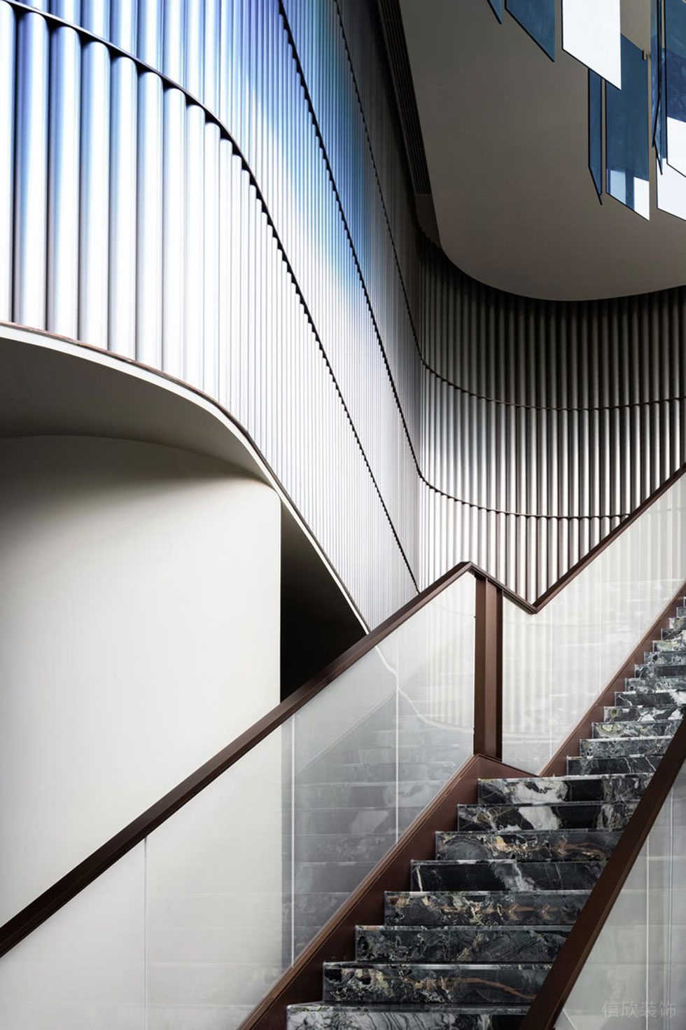 簡約清新低奢風(fēng)格辦公室裝修案例 樓梯細(xì)節(jié)圖