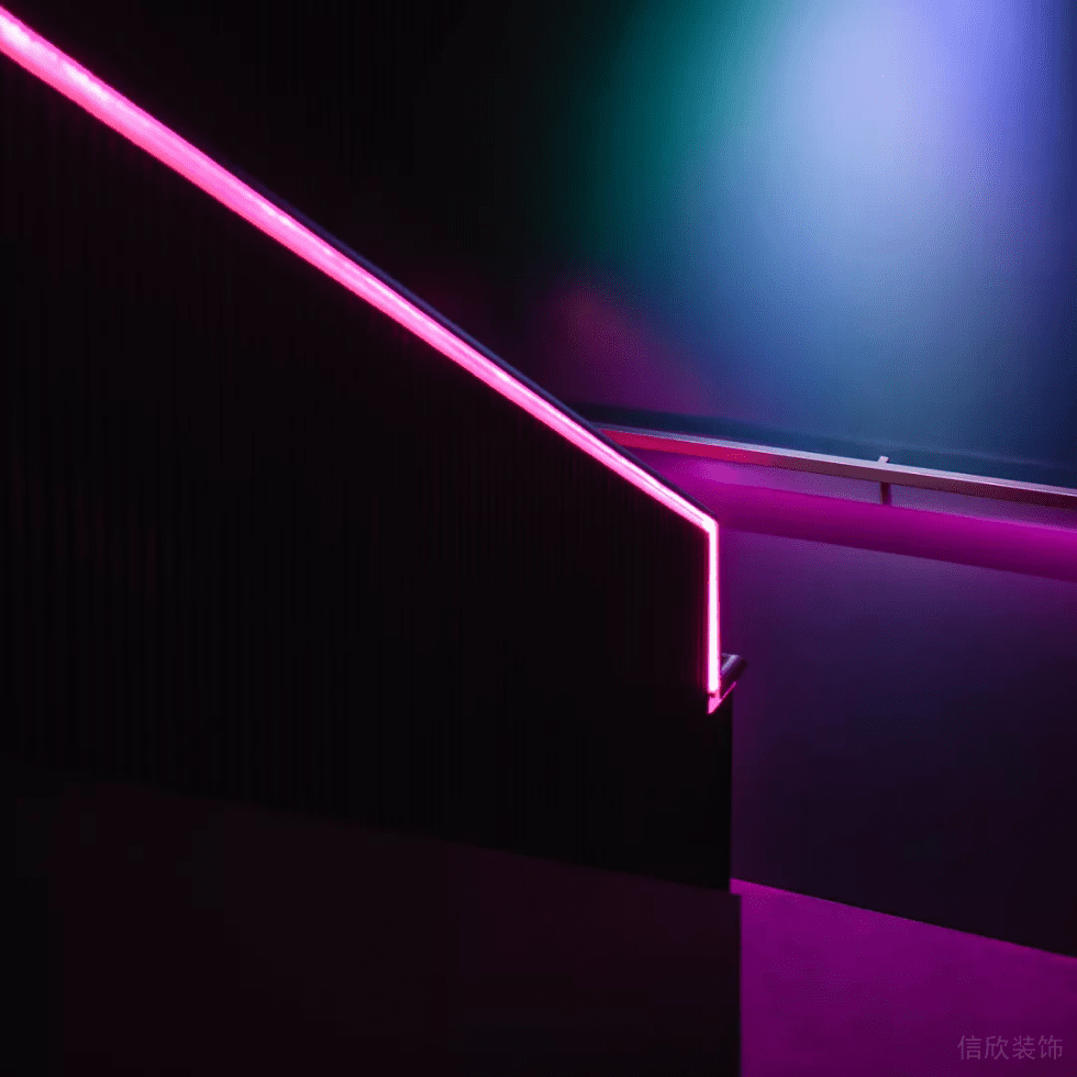 深圳寶安傳統(tǒng)現(xiàn)代結(jié)合酒館樓梯燈光裝修設(shè)計