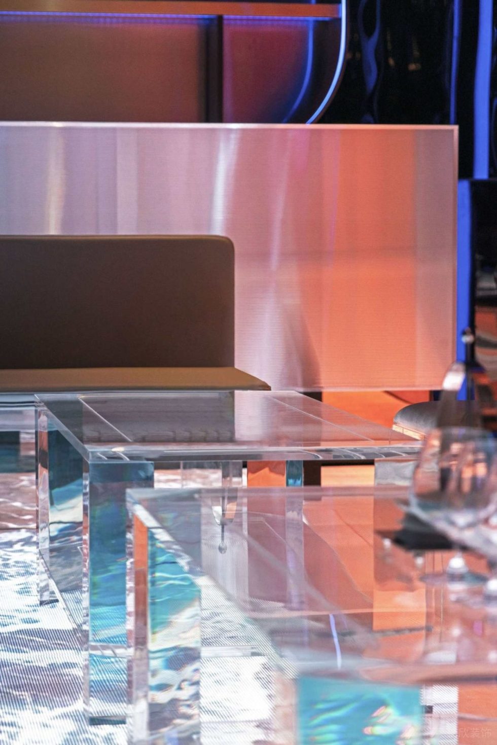 深圳福田藝術(shù)摩登風酒吧時尚亞克力裝修設(shè)計