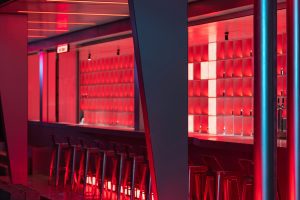 深圳龍崗賽博朋克酒吧發(fā)光樓梯裝修設(shè)計(jì)