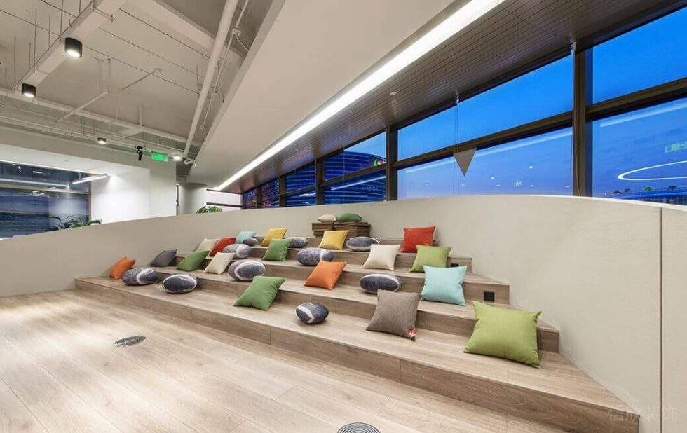 深圳龍崗山海商業(yè)廣場工業(yè)現(xiàn)代風(fēng)設(shè)計特色辦公室裝修案例階梯式休閑廳 深圳龍崗山海商業(yè)廣場工業(yè)現(xiàn)代風(fēng)設(shè)計特色辦公室裝修案例階梯式休閑廳