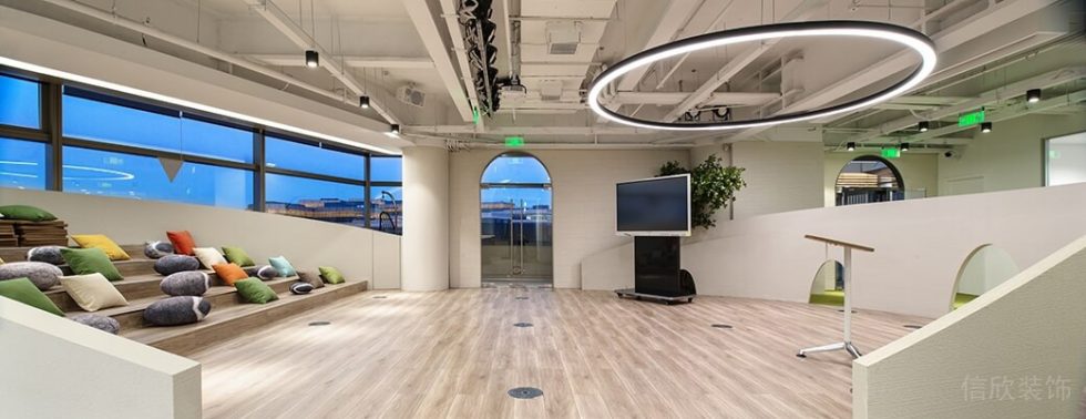 深圳龍崗山海商業(yè)廣場工業(yè)現(xiàn)代風(fēng)設(shè)計特色辦公室裝修案例階梯式休閑廳地面鋪貼 深圳龍崗山海商業(yè)廣場工業(yè)現(xiàn)代風(fēng)設(shè)計特色辦公室裝修案例階梯式休閑廳地面鋪貼