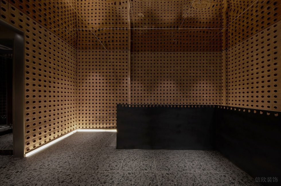 深圳龍崗現(xiàn)代摩登餐廳樓梯間裝修設計