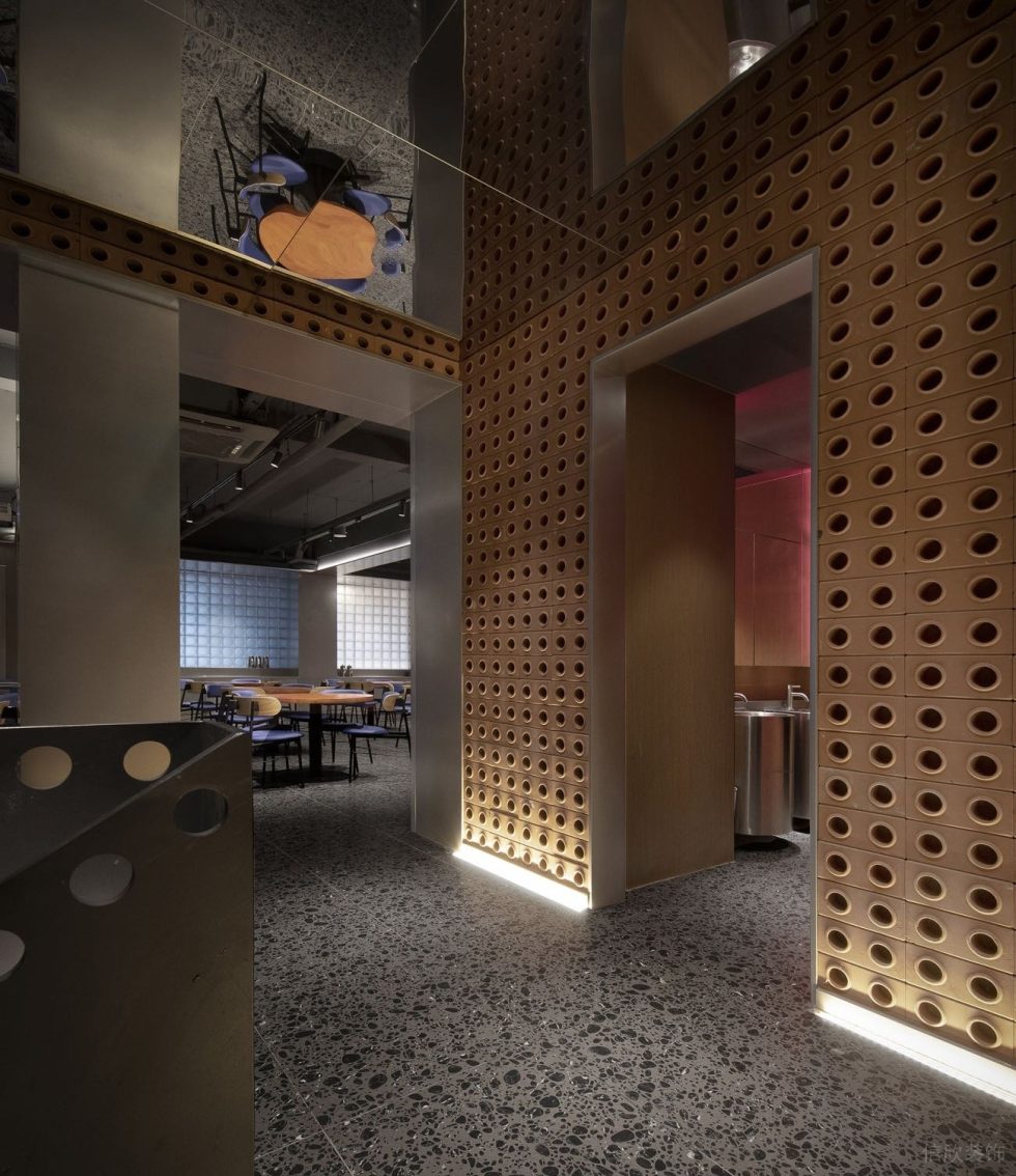 深圳龍崗現(xiàn)代摩登餐廳天花裝修設計