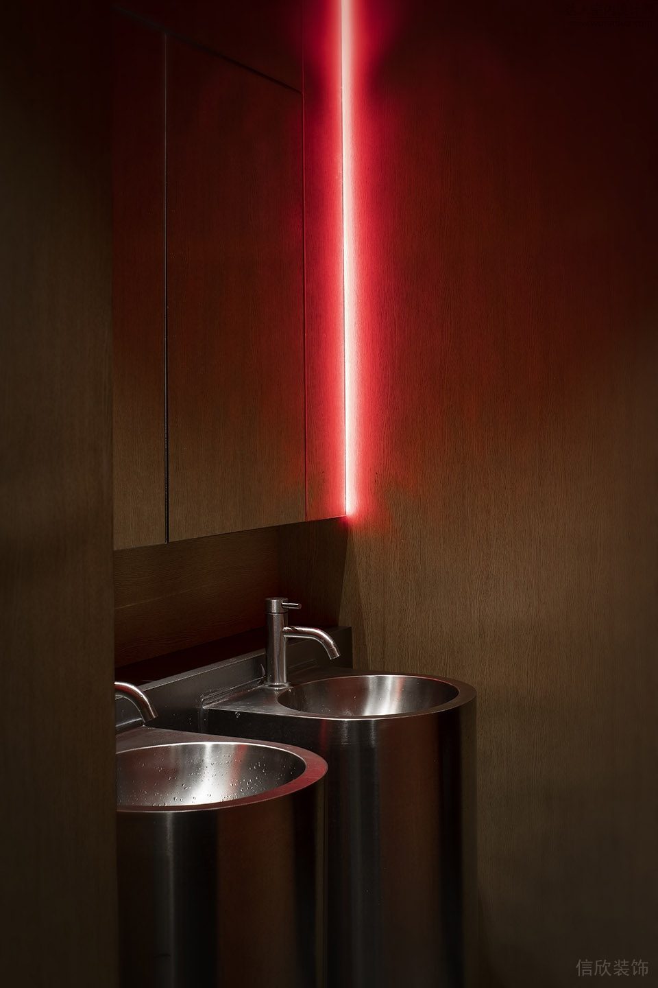 深圳龍崗現(xiàn)代摩登餐廳衛(wèi)生間裝修設計