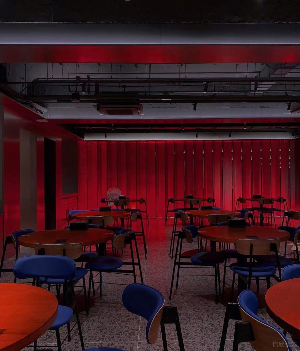 深圳龍崗現(xiàn)代摩登餐廳用餐區(qū)裝修設計