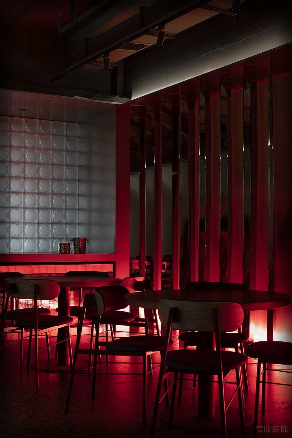 深圳龍崗現(xiàn)代摩登餐廳用餐廳裝修設計
