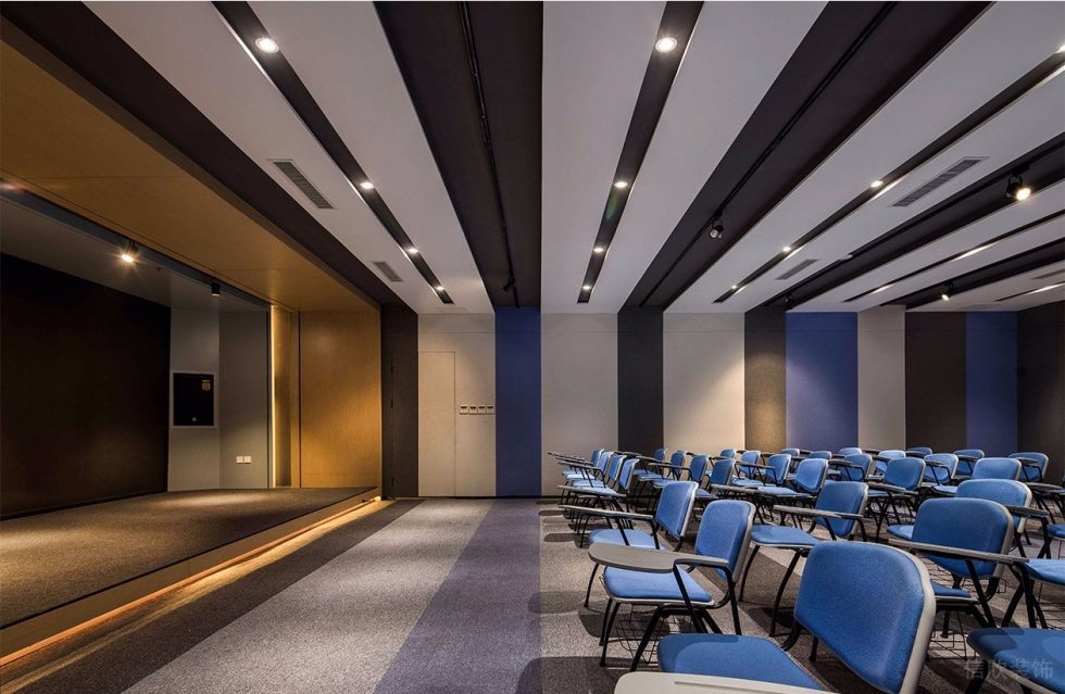 深圳龍崗億源通創新產業園現代工業風設計特色辦公室裝修案例培訓室 深圳龍崗億源通創新產業園現代工業風設計特色辦公室裝修案例培訓室