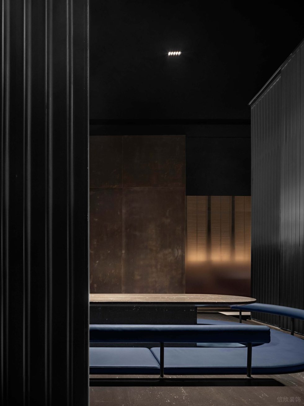 深圳羅湖簡雅日料餐廳黑藍(lán)包廂裝修設(shè)計