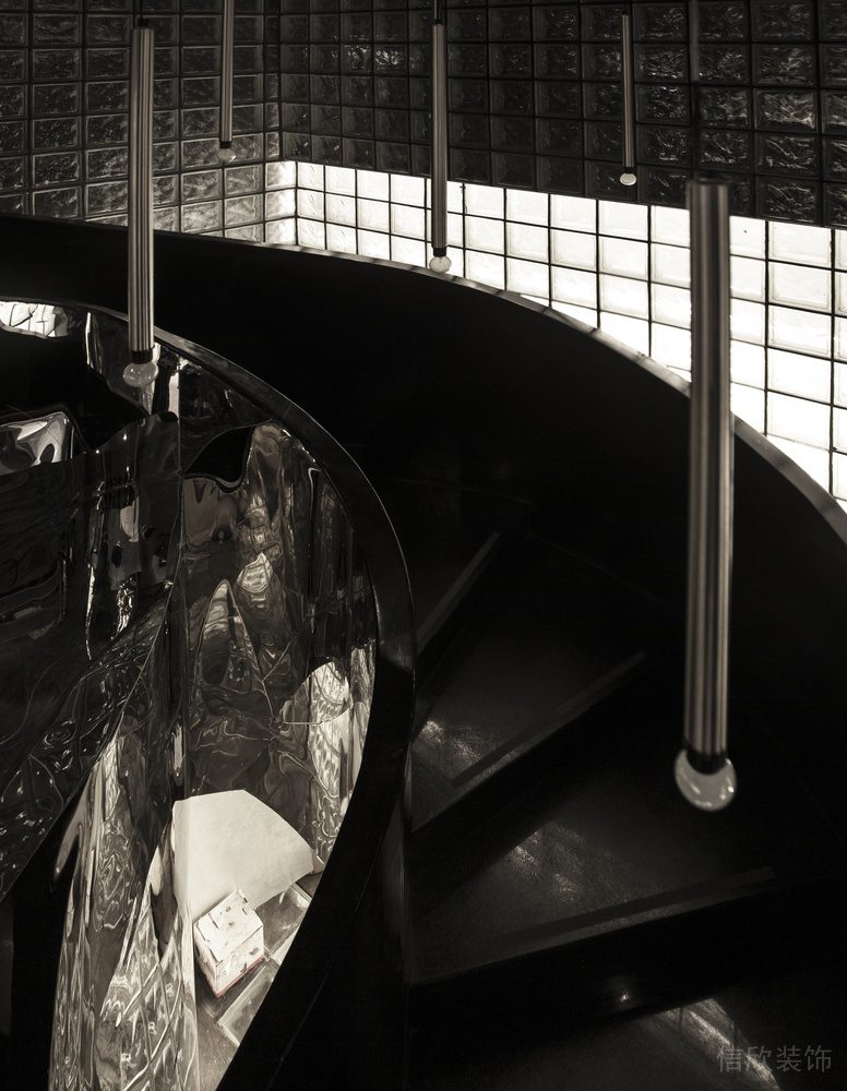 圓弧形的鋼結(jié)構(gòu)旋轉(zhuǎn)樓梯石材踏步設(shè)計(jì)圖