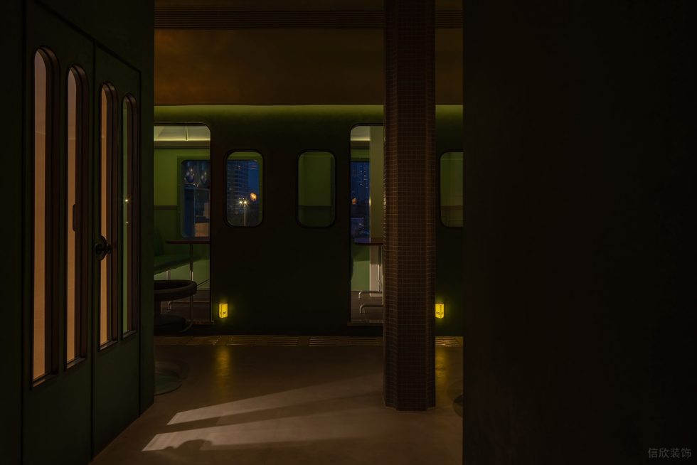 深圳羅湖區(qū)休閑風(fēng)格酒吧灰色配色過道裝修設(shè)計