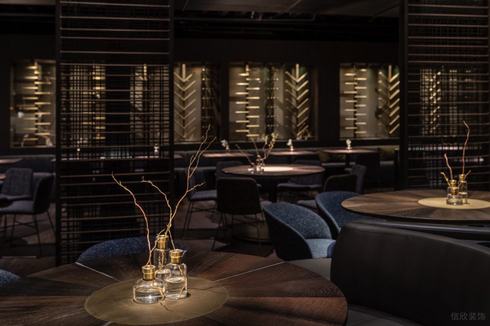 深圳南山黑色金屬高雅酒吧大廳裝修設(shè)計(jì)