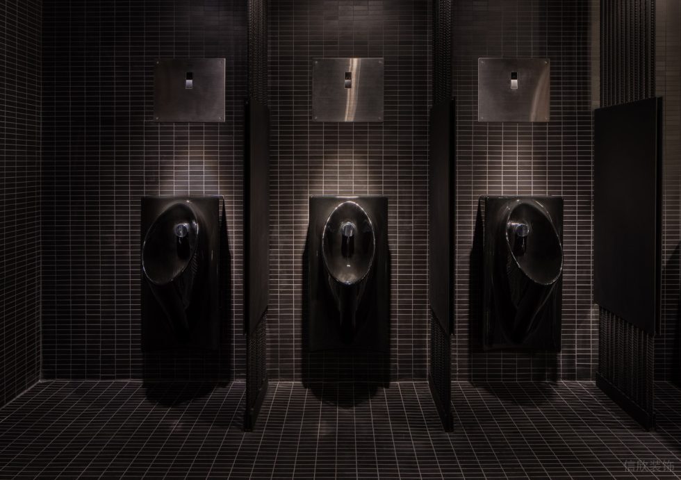 深圳南山黑色金屬高雅酒吧衛(wèi)生間裝修設(shè)計(jì)