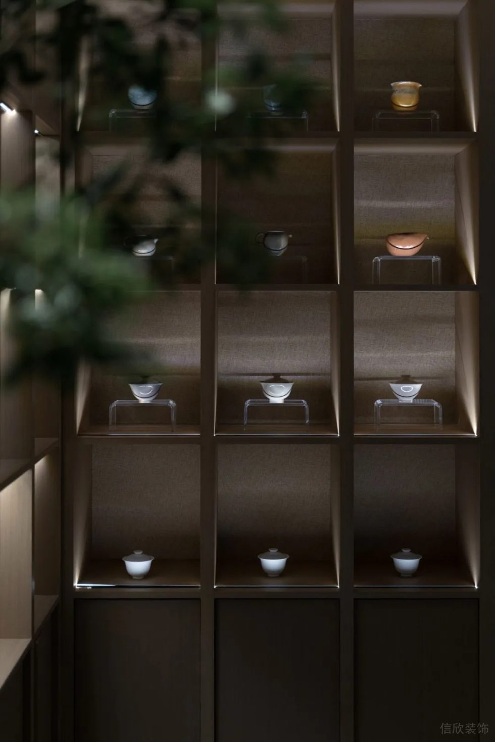 深圳南山區(qū)黑金新中式茶樓木制隔架裝飾設(shè)計