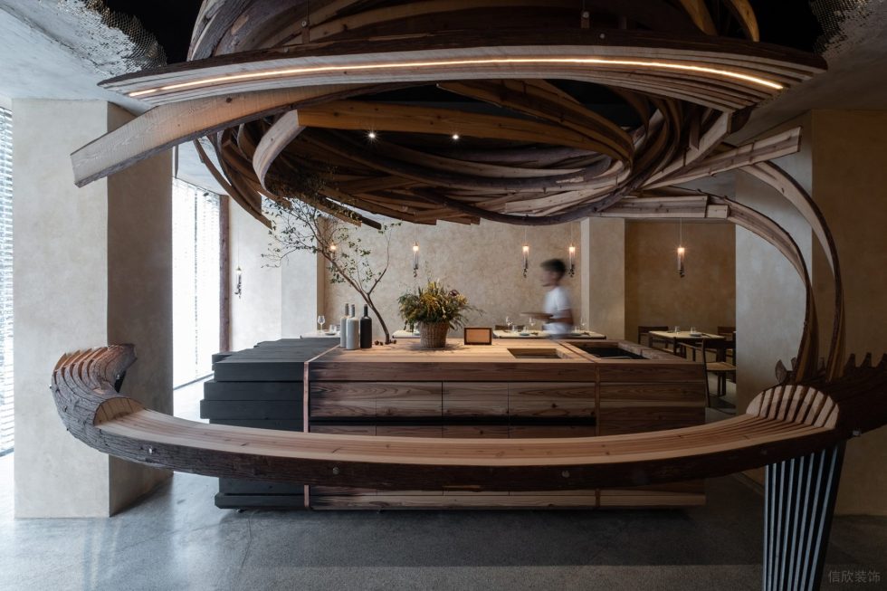 深圳南山區(qū)原木風(fēng)餐廳吧臺(tái)設(shè)計(jì)裝修