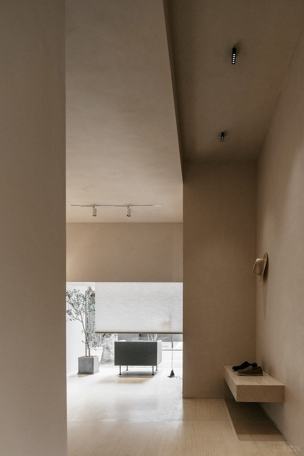 深圳市寶安區(qū)福永lougne Suit服裝定制店裝修設(shè)計(jì) 大廳二