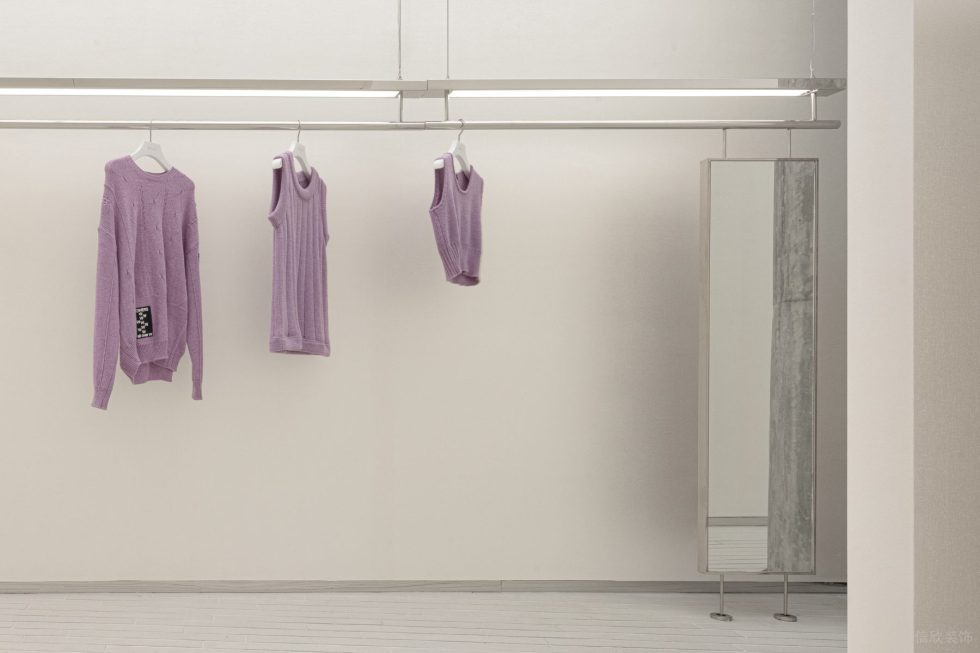 深圳市寶安區(qū)新安snd概念店裝修設(shè)計 衣服展架