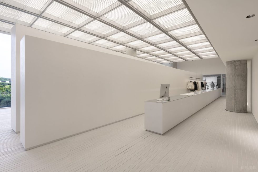 深圳市寶安區(qū)新安snd概念店裝修設計 展臺二