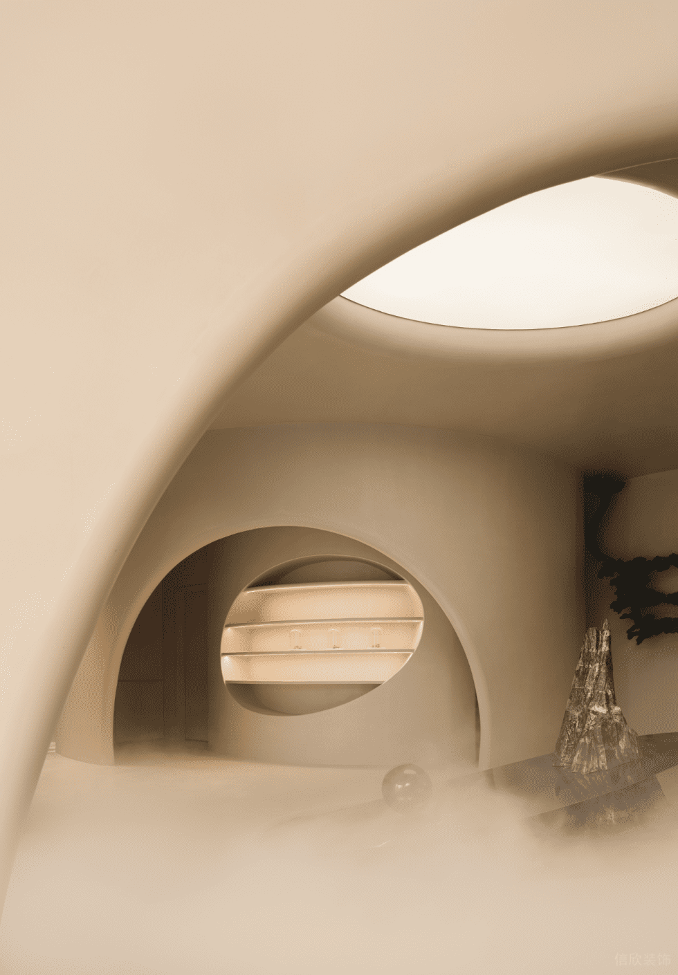 深圳市福田區(qū)八卦嶺現(xiàn)代風(fēng)零售空間裝修設(shè)計(jì)-白色燈光造型頂面