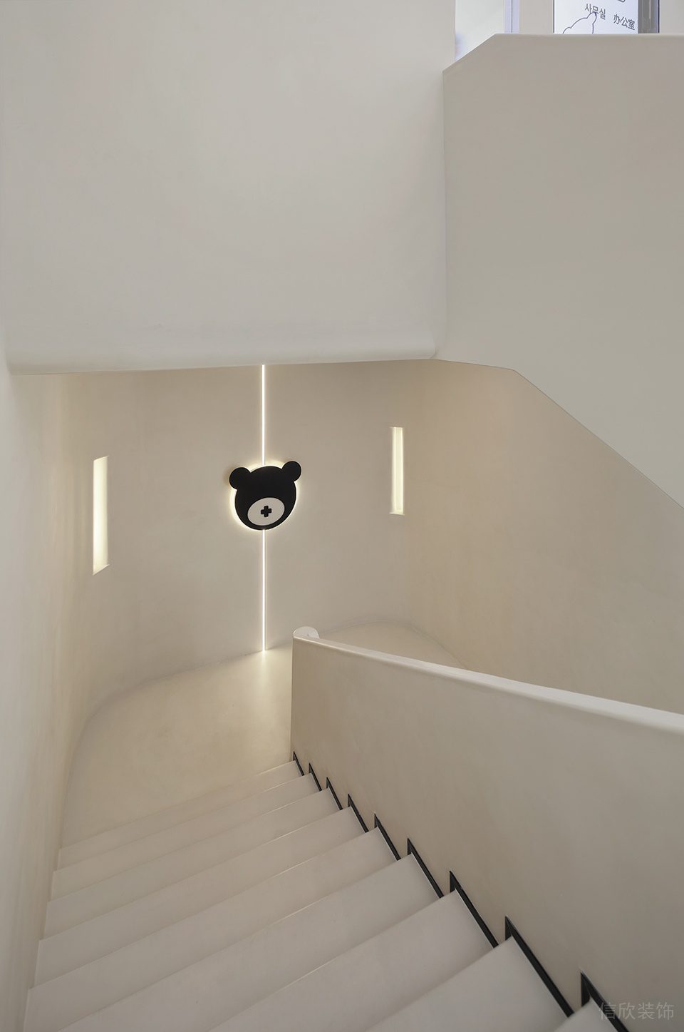 深圳市福田區(qū)車公廟現(xiàn)代風(fēng)abear Beauty愛小熊醫(yī)療美容裝修設(shè)計(jì)效果圖-暖色簡約樓梯 深圳市福田區(qū)車公廟現(xiàn)代風(fēng)abear Beauty愛小熊醫(yī)療美容裝修設(shè)計(jì)效果圖-暖色簡約樓梯