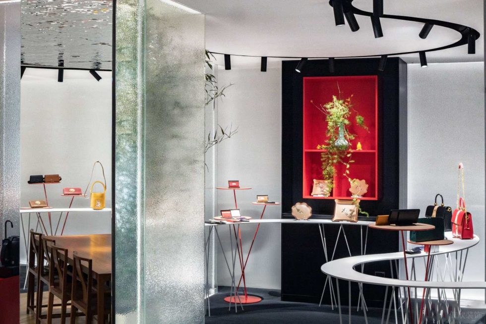 深圳市福田中心區(qū)現(xiàn)代風(fēng)皮革藝術(shù)形象店裝修設(shè)計-入戶