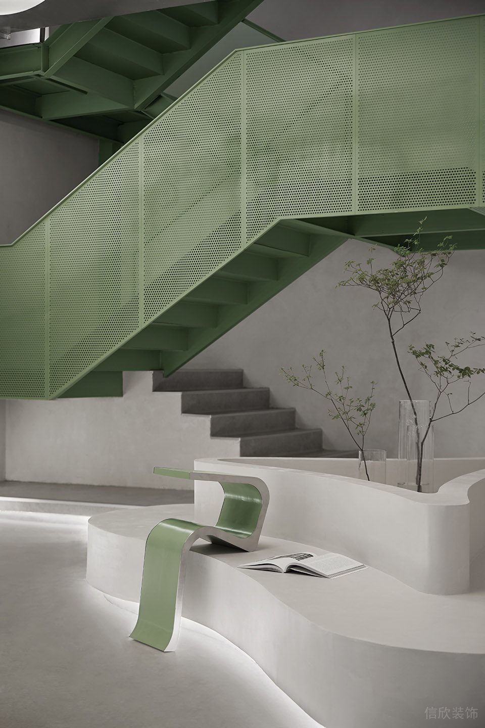 深圳市龍崗區(qū)龍崗中心城春田寵物醫(yī)院裝修設-綠色不銹鋼樓梯 深圳市龍崗區(qū)龍崗中心城春田寵物醫(yī)院裝修設-綠色不銹鋼樓梯