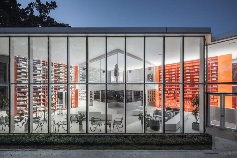 深圳市羅湖區(qū)布心天涯書局裝修設(shè)計(jì) 正立面二