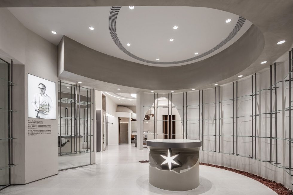 深圳市龍華區(qū)觀瀾服裝買手店裝修設計 大廳