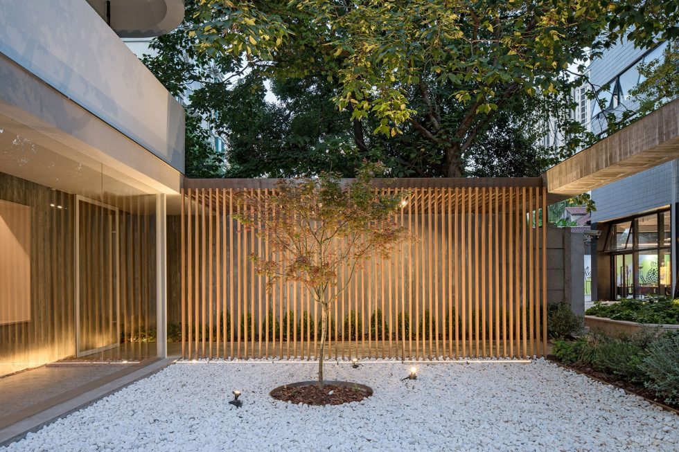 深圳市羅湖區人民南輕奢風女裝店emme品牌店裝修設計-室內枯山水景觀 深圳市羅湖區人民南輕奢風女裝店emme品牌店裝修設計-室內枯山水景觀