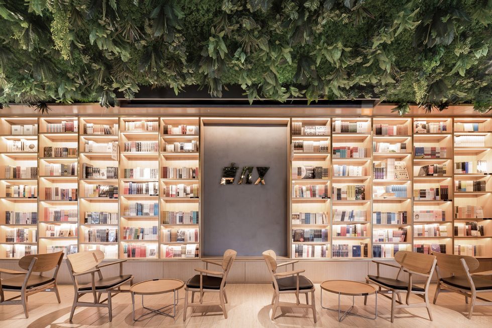 深圳市羅湖區(qū)銀湖現(xiàn)代風(fēng)原木風(fēng)書店裝修設(shè)計 閱讀區(qū)