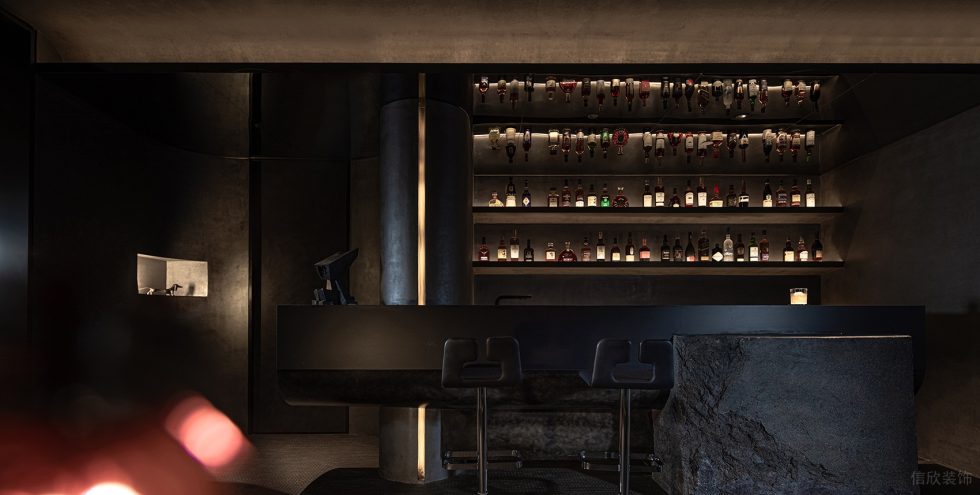 暗系工業(yè)風餐廳前臺兼吧臺裝修設(shè)計