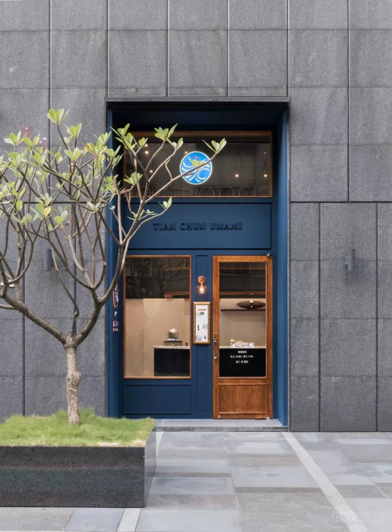 北歐簡(jiǎn)約風(fēng)飲品店原木玻璃門裝修設(shè)計(jì)