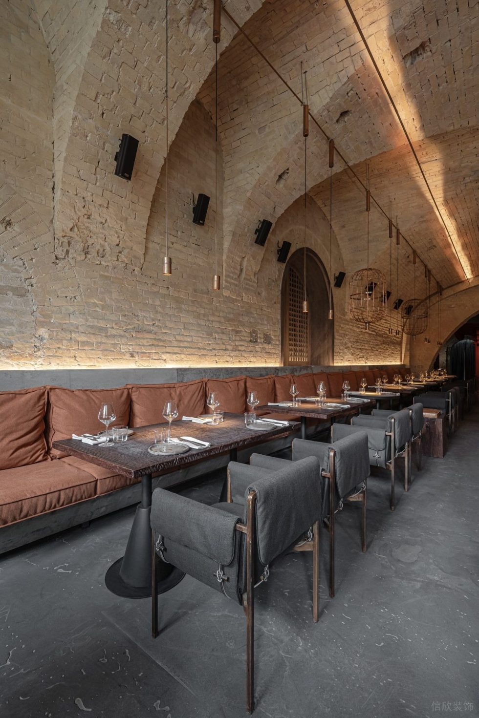 復古做舊風日式餐廳休閑用餐區裝修設計