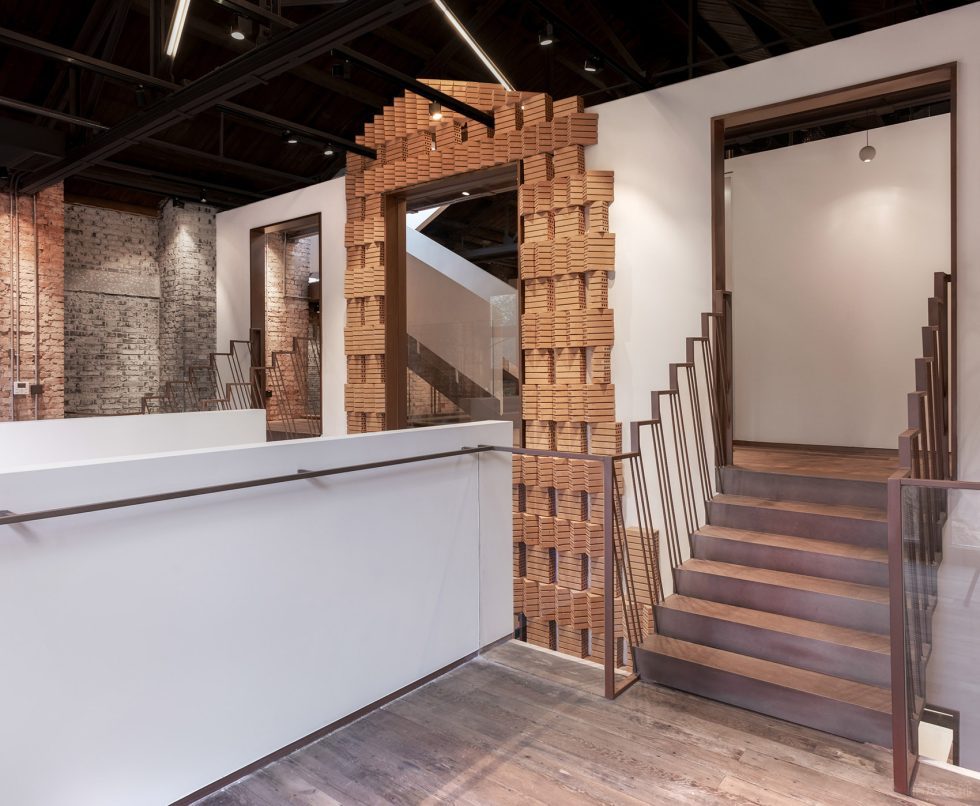 簡約混搭風(fēng)辦公室裝修方案 造型墻面和樓梯